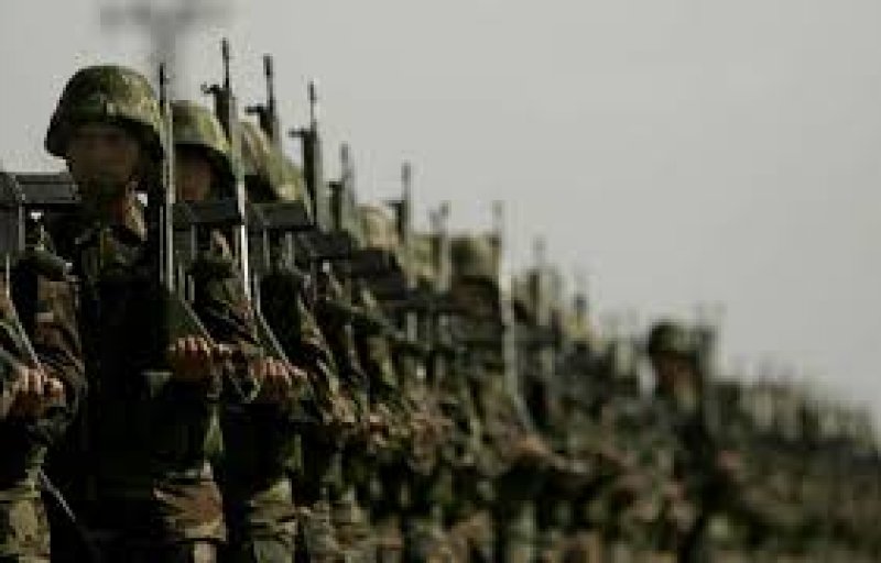 Son Bir Yıl İçinde En Az İki Disiplin Amirinden Toplam Sekiz Defa veya Daha Fazla Disiplin Cezası Alması Nedeniyle Sözleşmesi Fesih Edilen Sözleşmeli Er Hakkında Emsal Karar